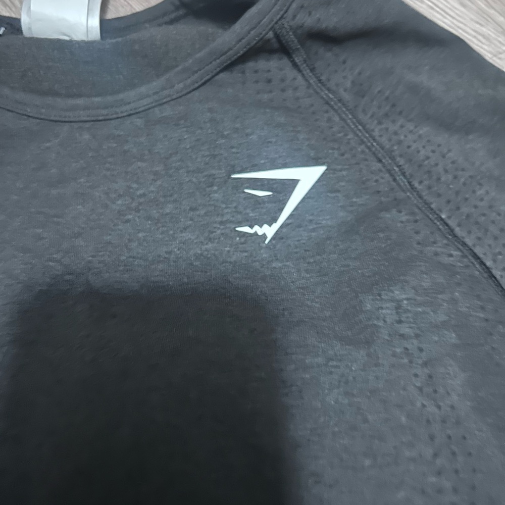 Gymshark Black Seamless Cropped Long Sleeve Top with Logo - Picture 2 of 4